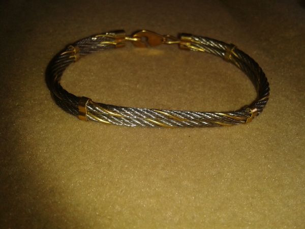 Pulseira em aço/ Folhado dourado (p053)